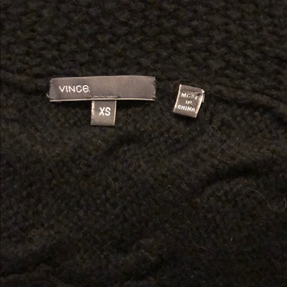 Vince. Cable Knit Yoke Sweater 3/4 Sleeve đź–¤ - Picture 8 of 8